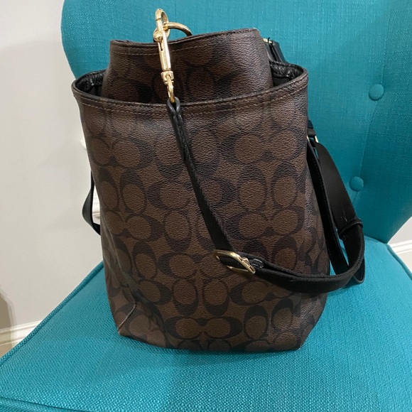 Authentic Coach diaper/duffle bag - Picture 5 of 5